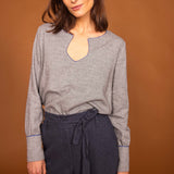 Top MERZ gris