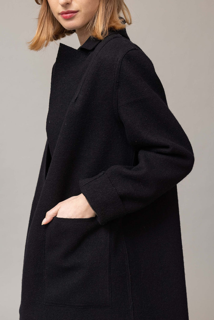 LION Coat Black 