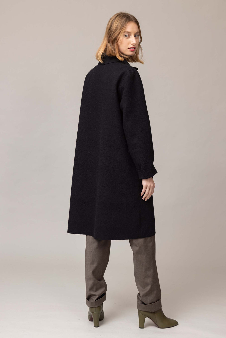 LION Coat Black 