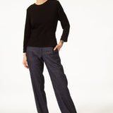 Pantalon MARCEL Bleu droit en jean de laine. Fabriqué à partie d'un mélange de lin et de laine douce. Zip devant. Deux poches plaquées sur le devant.