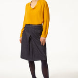 Top JEROME Jaune en voile viscose laine. Manches longues à poignets boutonnés. Blouse à col rond.